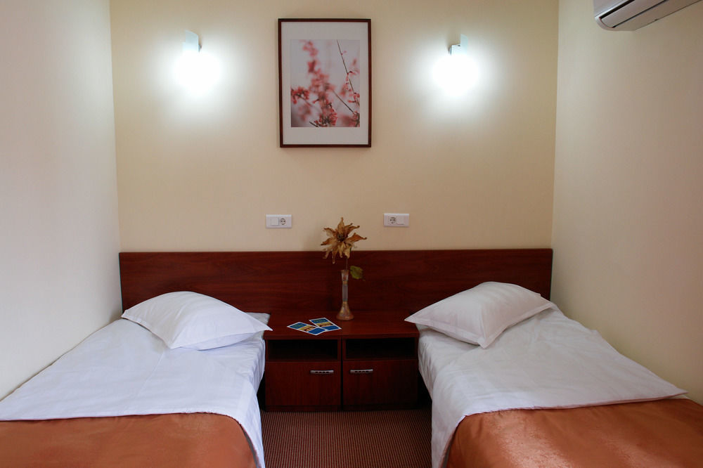 City Hotel Bucharest 2* Bucharest